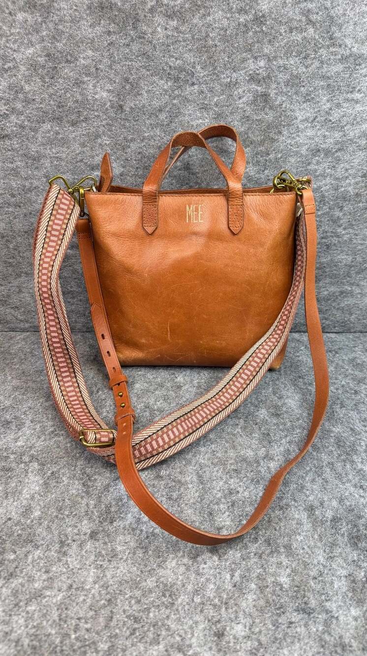 Madewell The Zip-Top Transport Crossbody Bag in English Saddle Leather - Picture 8 of 8